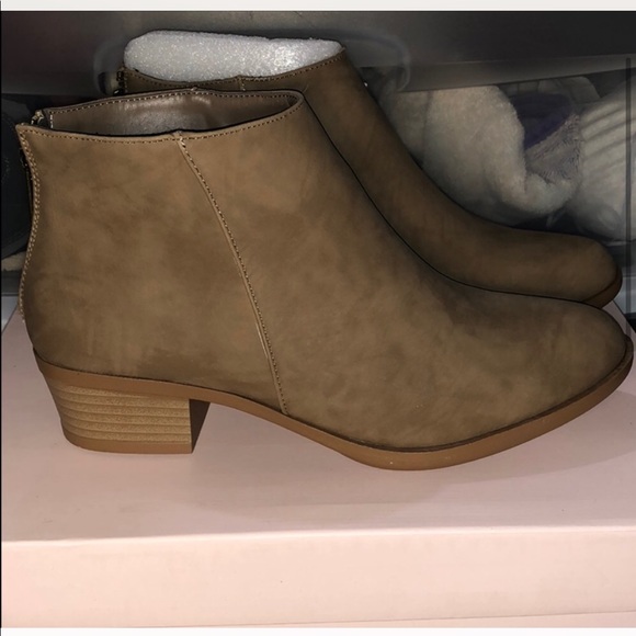 New brown ankle booties for sale - Picture 1 of 4
